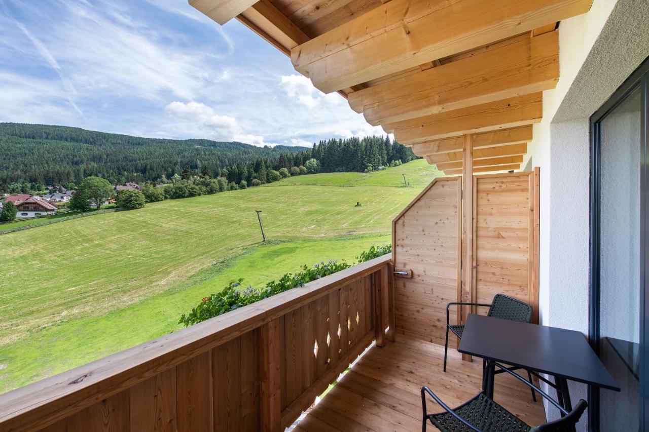 Almgut - Mountain Wellness Hotel Sankt Margarethen im Lungau Exterior photo